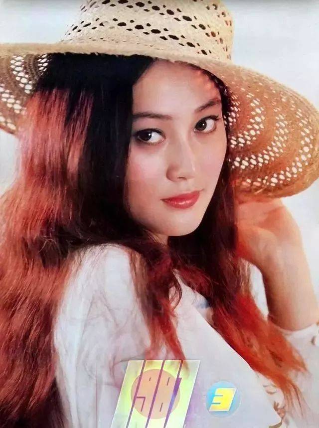 明星记忆修改系统，杨幂的神秘之旅-第3张图片