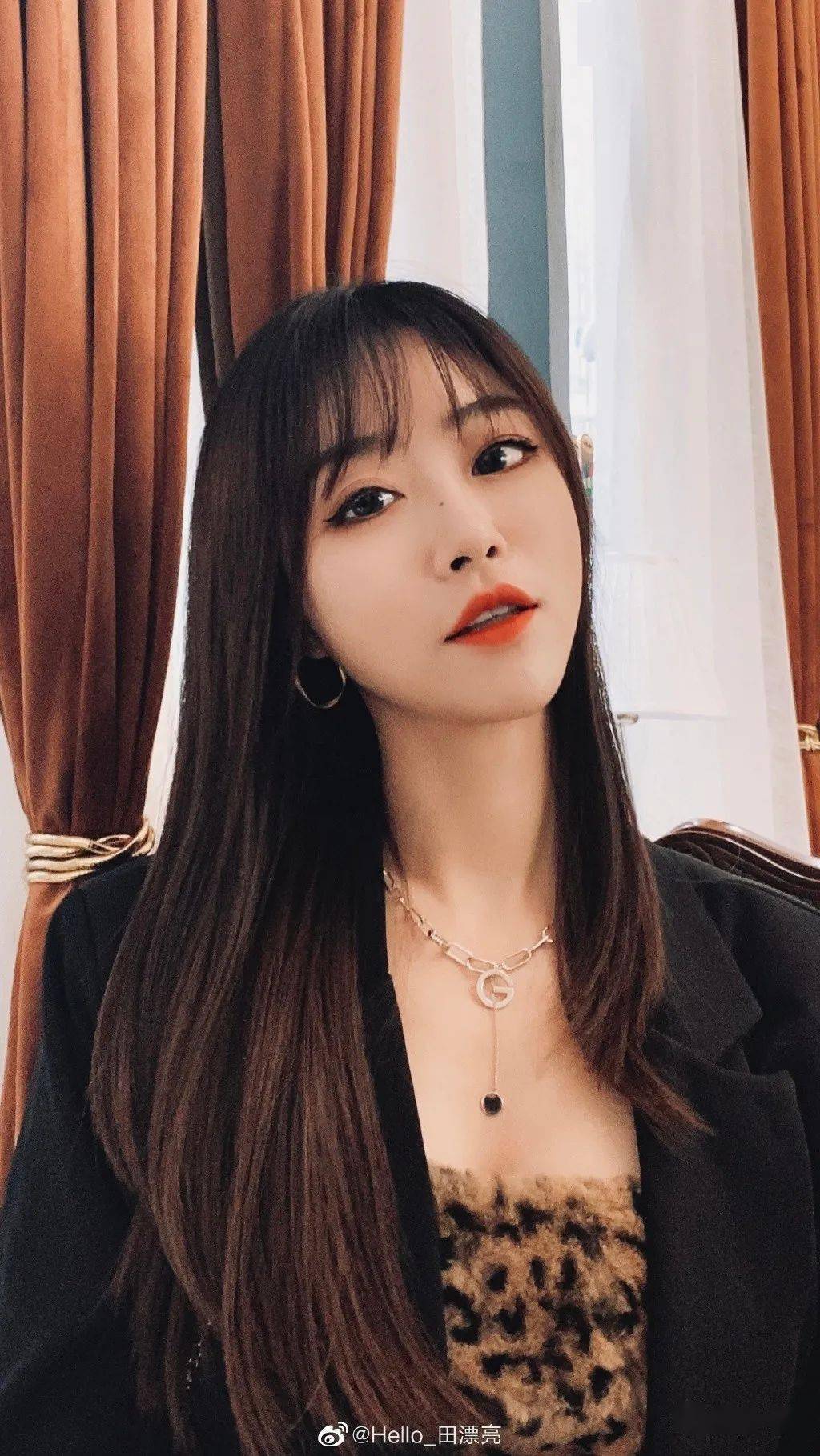 巨乳人妻巨乳人妻——探索现代审美与文化背景下的多元魅力-第2张图片