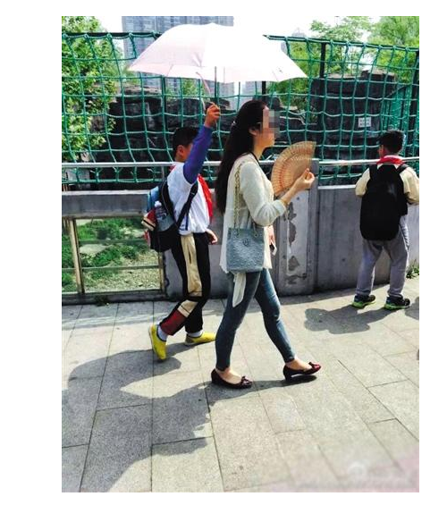 援交女教师援交女教师，照亮黑暗的温暖之光-第3张图片
