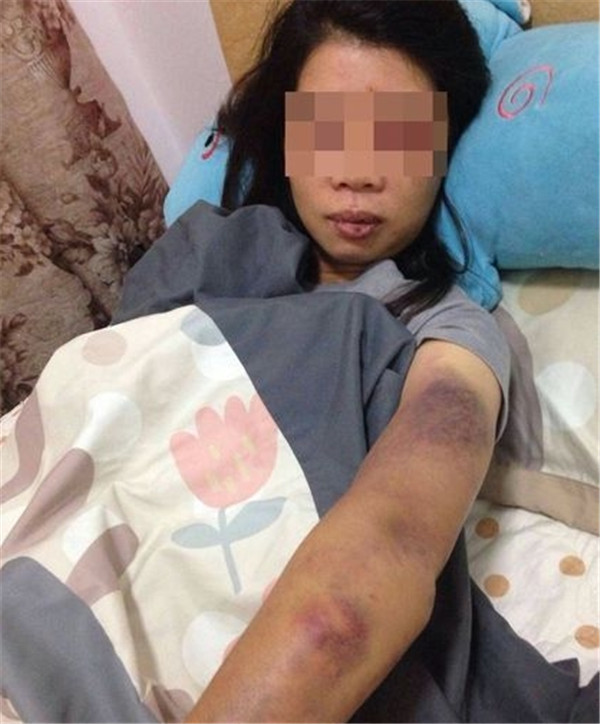 女女虐重口喝尿女女关系中的极端行为，探讨虐待与重口味行为——以喝尿为例-第2张图片