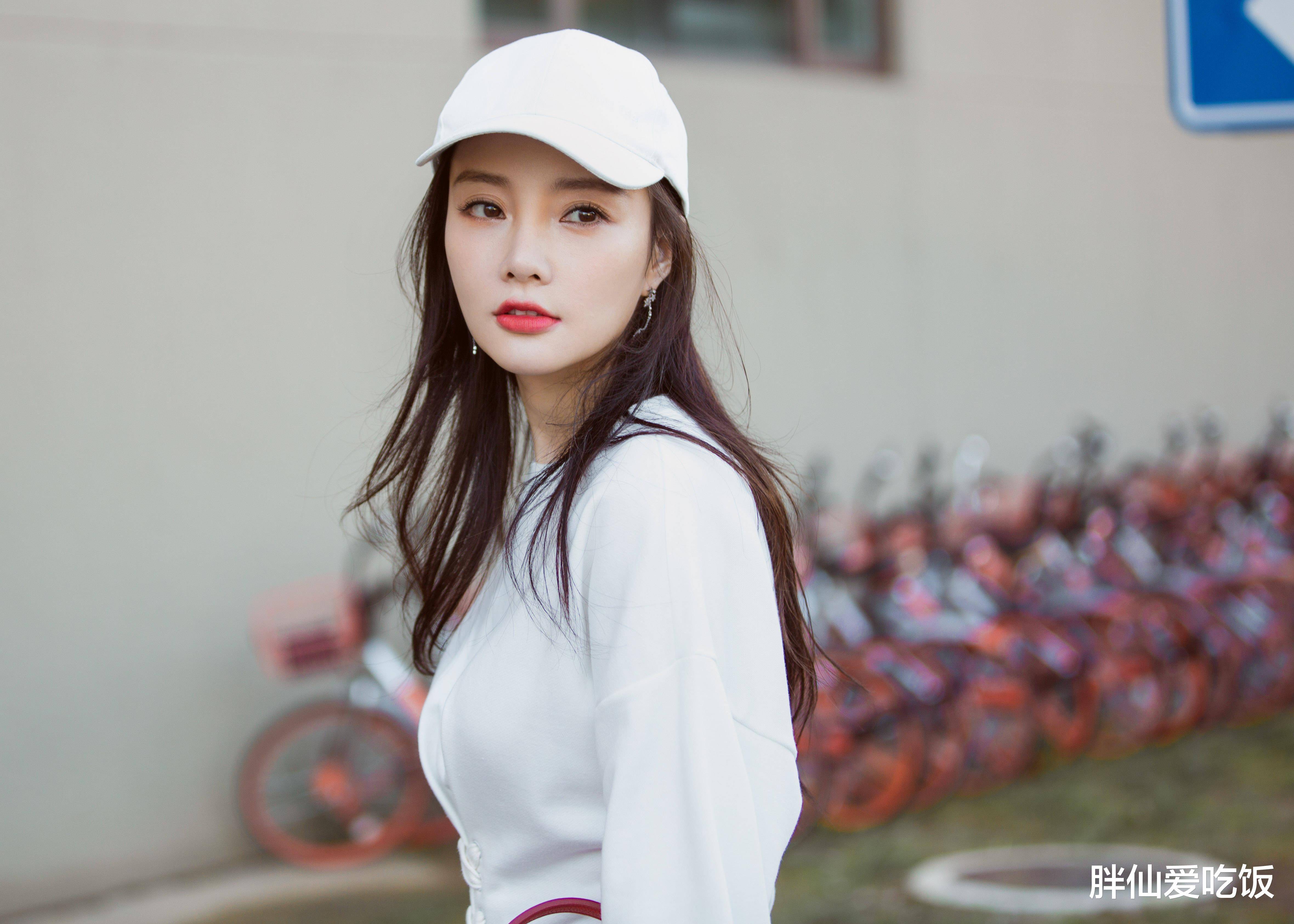 李小路近李小路事件曝光，不雅视频引发的社会思考