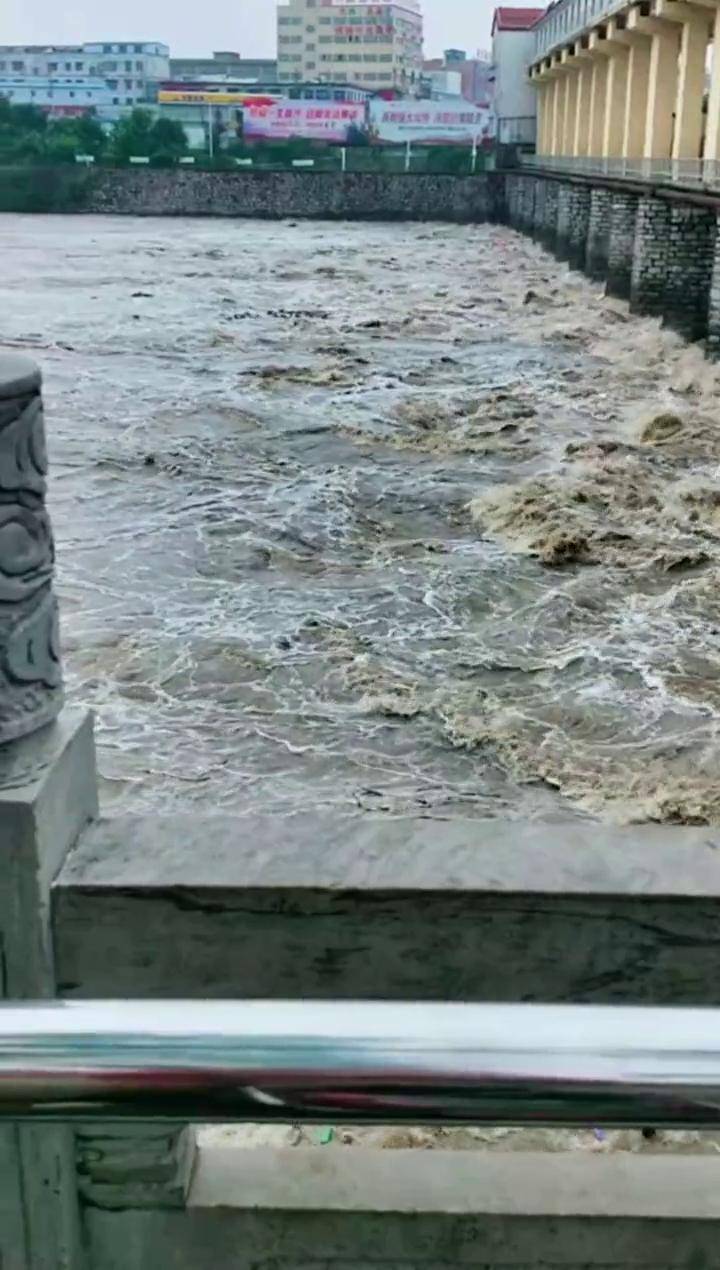 好涨水快流出来了好长的虫子探索好涨水快流出来了的奥秘与好长的体验-第2张图片