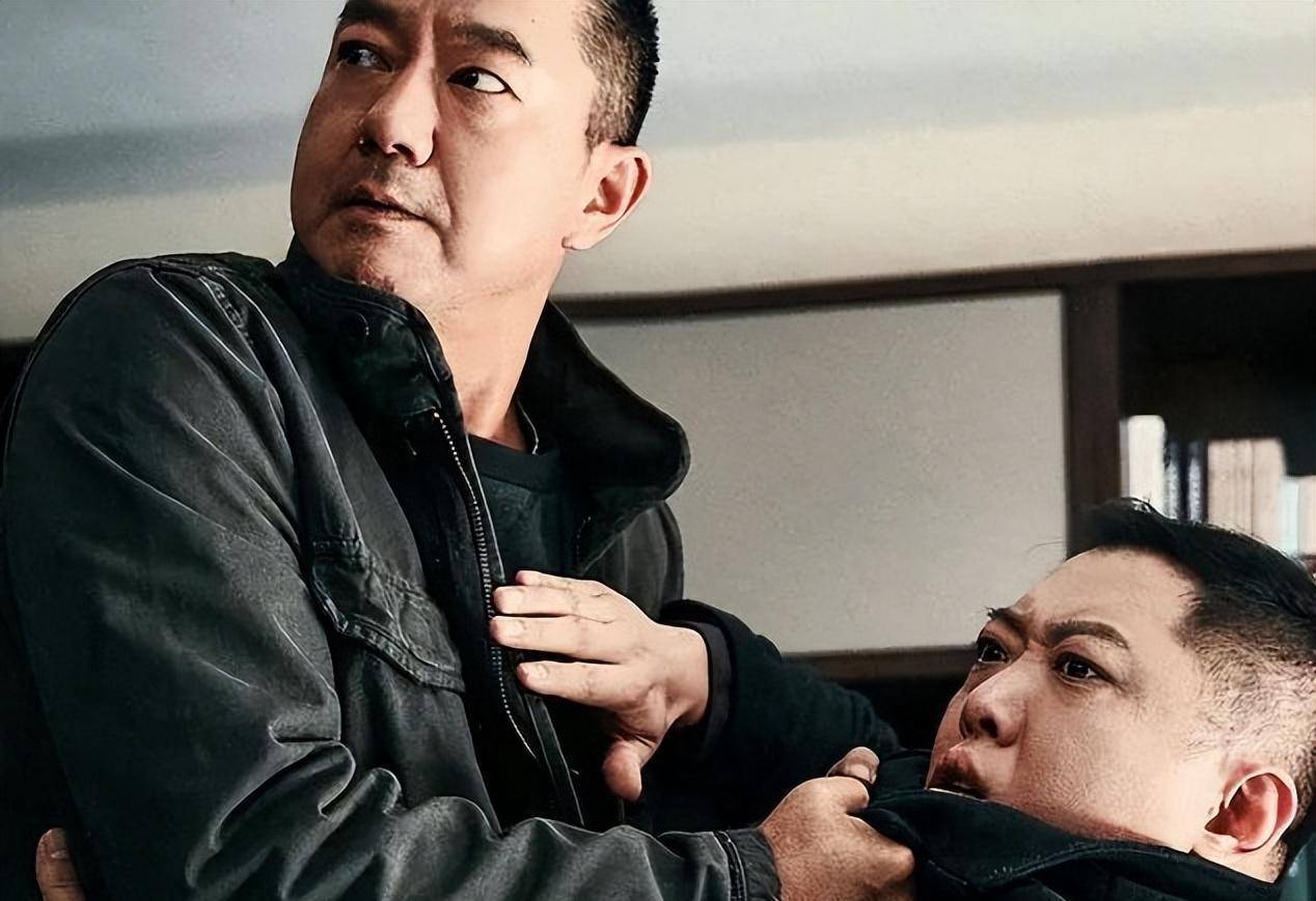 我和三个领导坐车怎么安排与领导共度三P娇妻的体验
