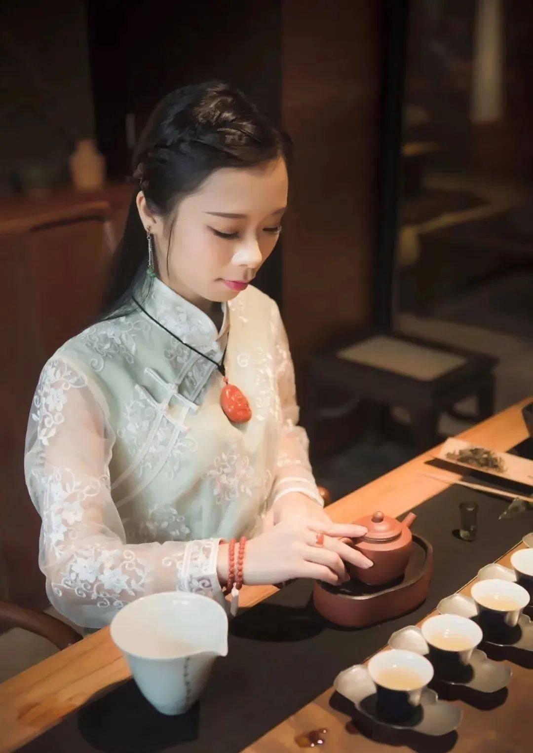 伊人在线电影伊人在线电影，流媒体时代的观影新体验-第3张图片