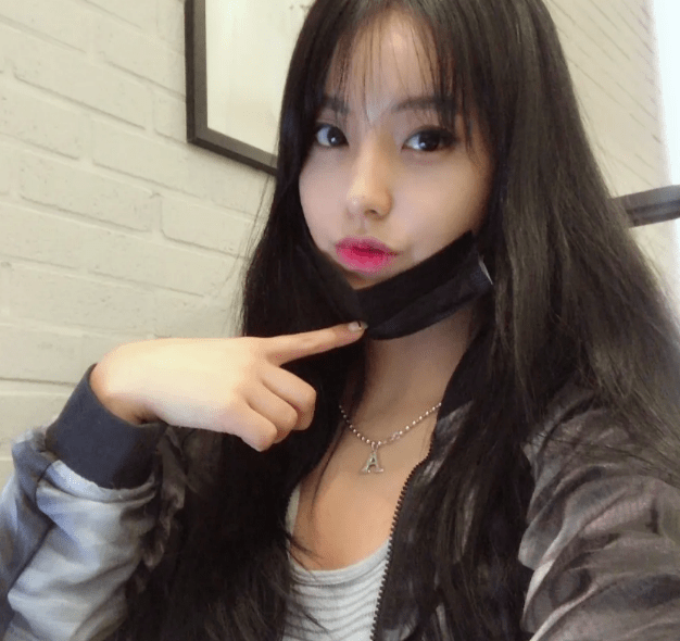 美女露出胸让男生玩探讨美女露出胸现象对男生心理的影响-第2张图片