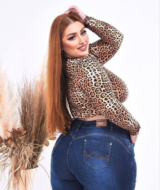 日本50mature成熟女性BBw视频探索日本50mature的成熟魅力——BBW文化-第2张图片