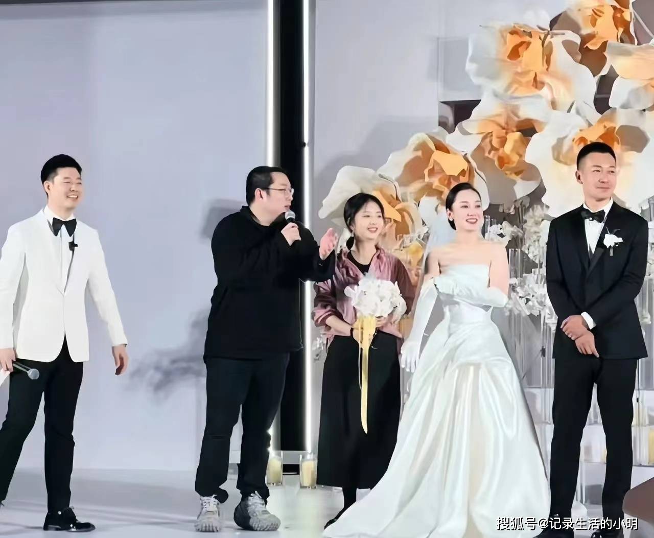 双人成行双人成行，携手共度人生旅程