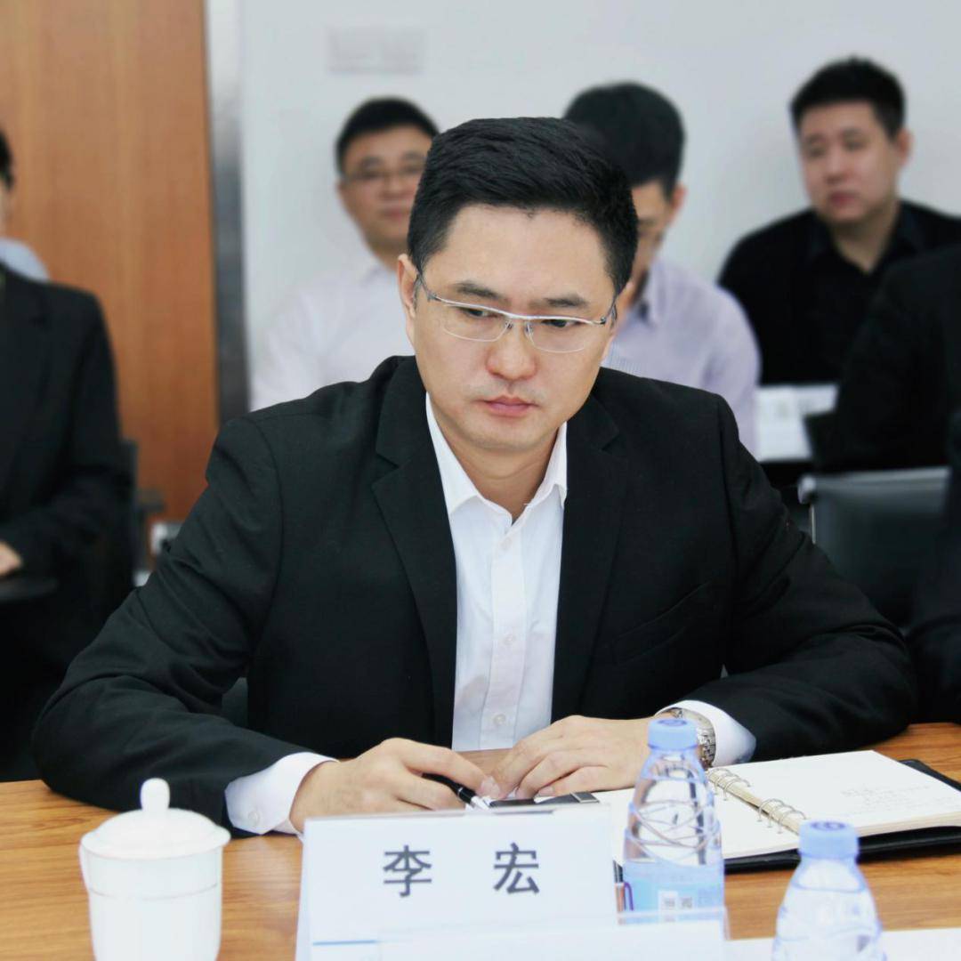 重生在港片世界李宏重生港片世界，李宏的传奇人生-第2张图片