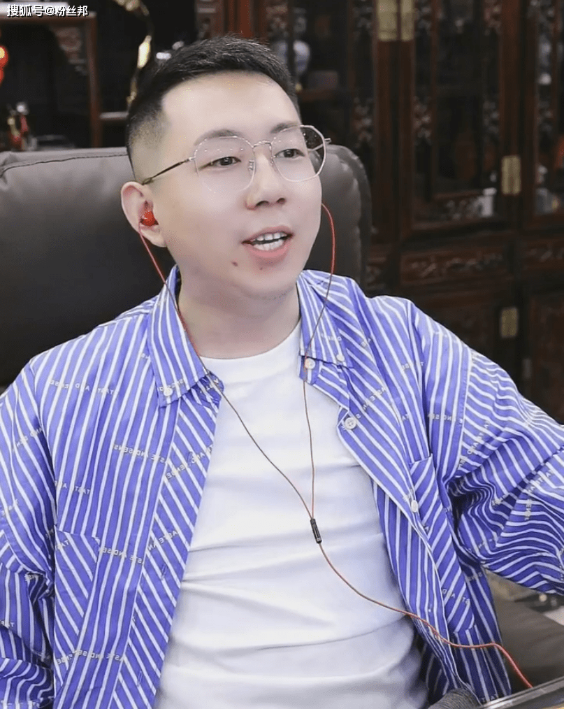 王多鱼打扑克，一场视觉与智慧的盛宴
