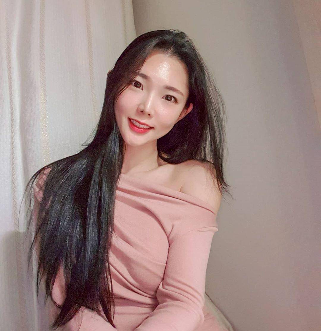 风流少妇与A片一区二区蜜桃的探索