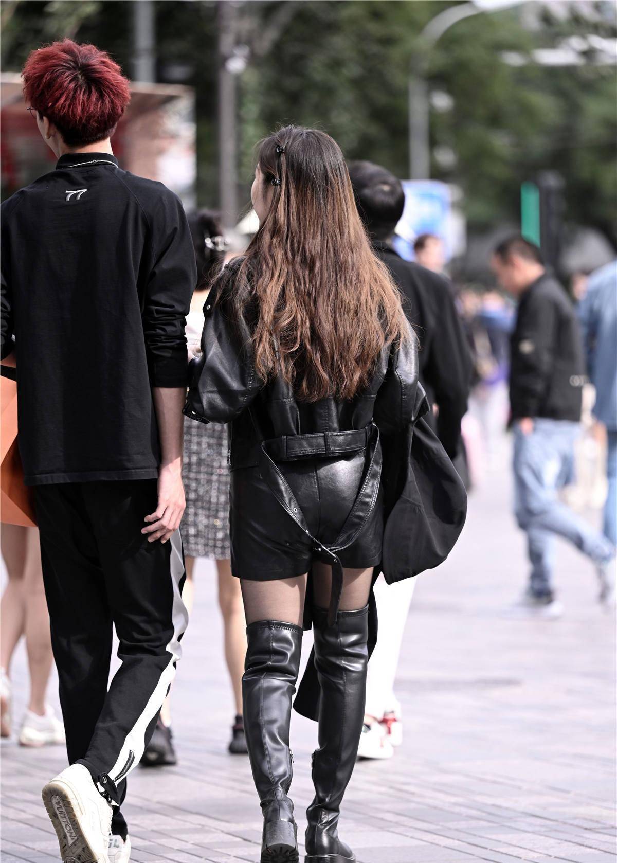 美女脱衣秀美女脱衣秀，时尚与艺术的交融