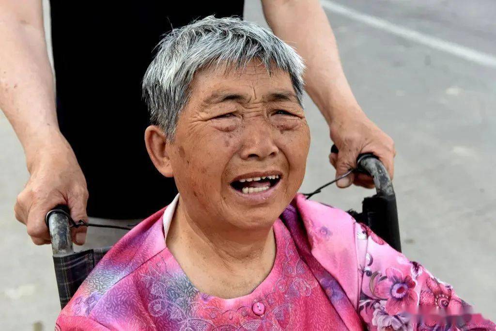 粱医生慢点梁医生，请您慢一点