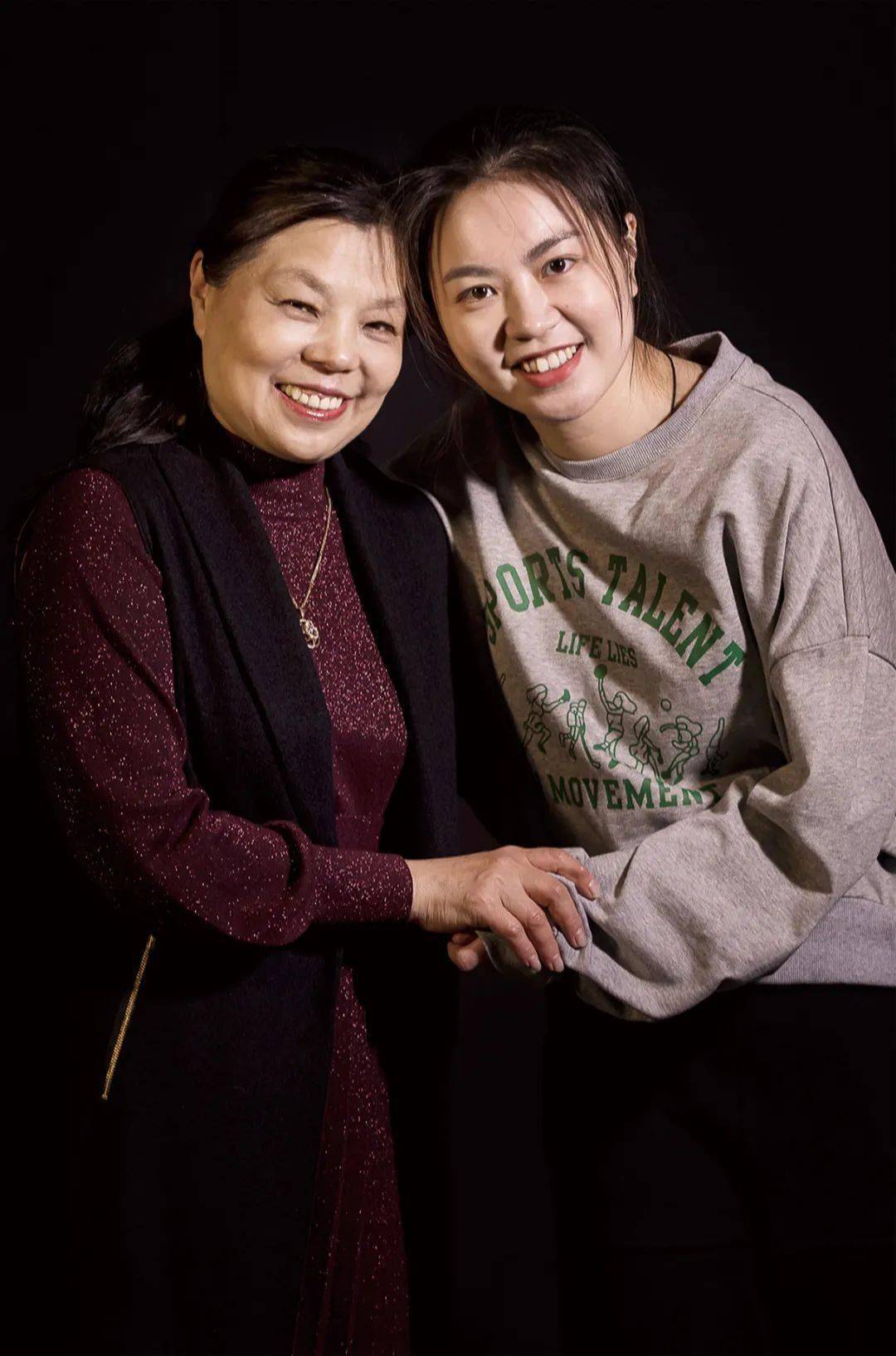 年轻妈妈的朋友在线观看完整视频的探讨-第2张图片
