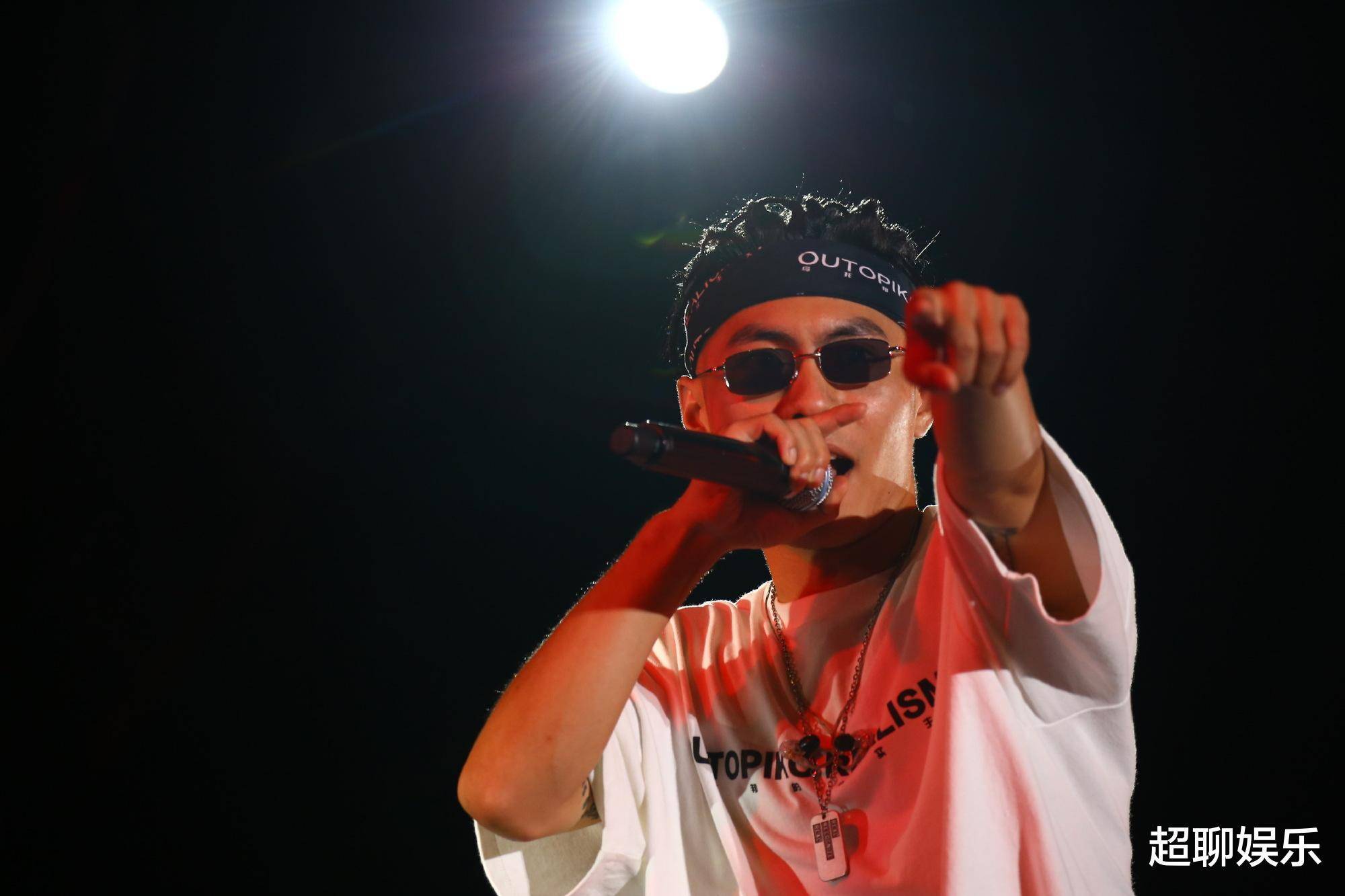 最强RAPPER潮水偷轨最强RAPPER与潮水偷轨的奇妙故事-第3张图片