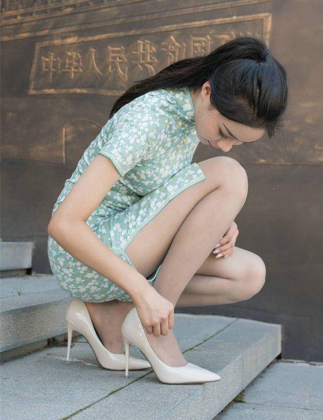 穿旗袍干事就方便？一探究竟
