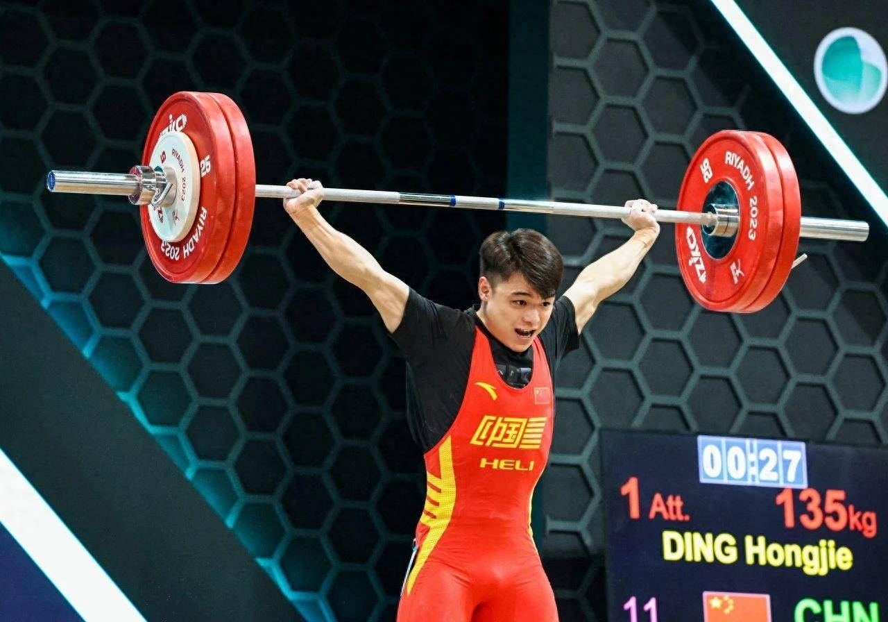 运动员举重时通常会大吼一声运动员举重时的大吼之力-第2张图片