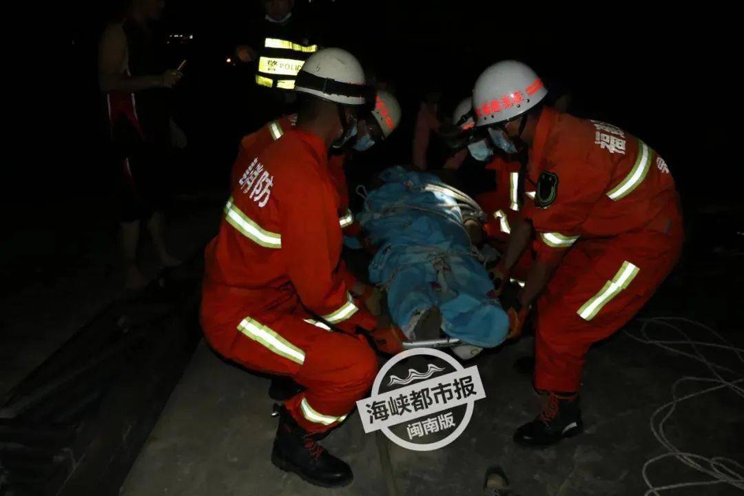 公交车上被弄进走不动路走不动公交车上的意外遭遇，被困座位，无法动弹