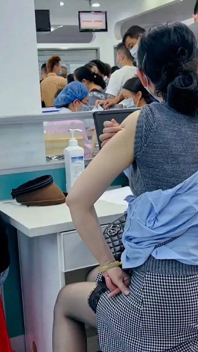 关于你的奶好大让老子摸摸的探讨