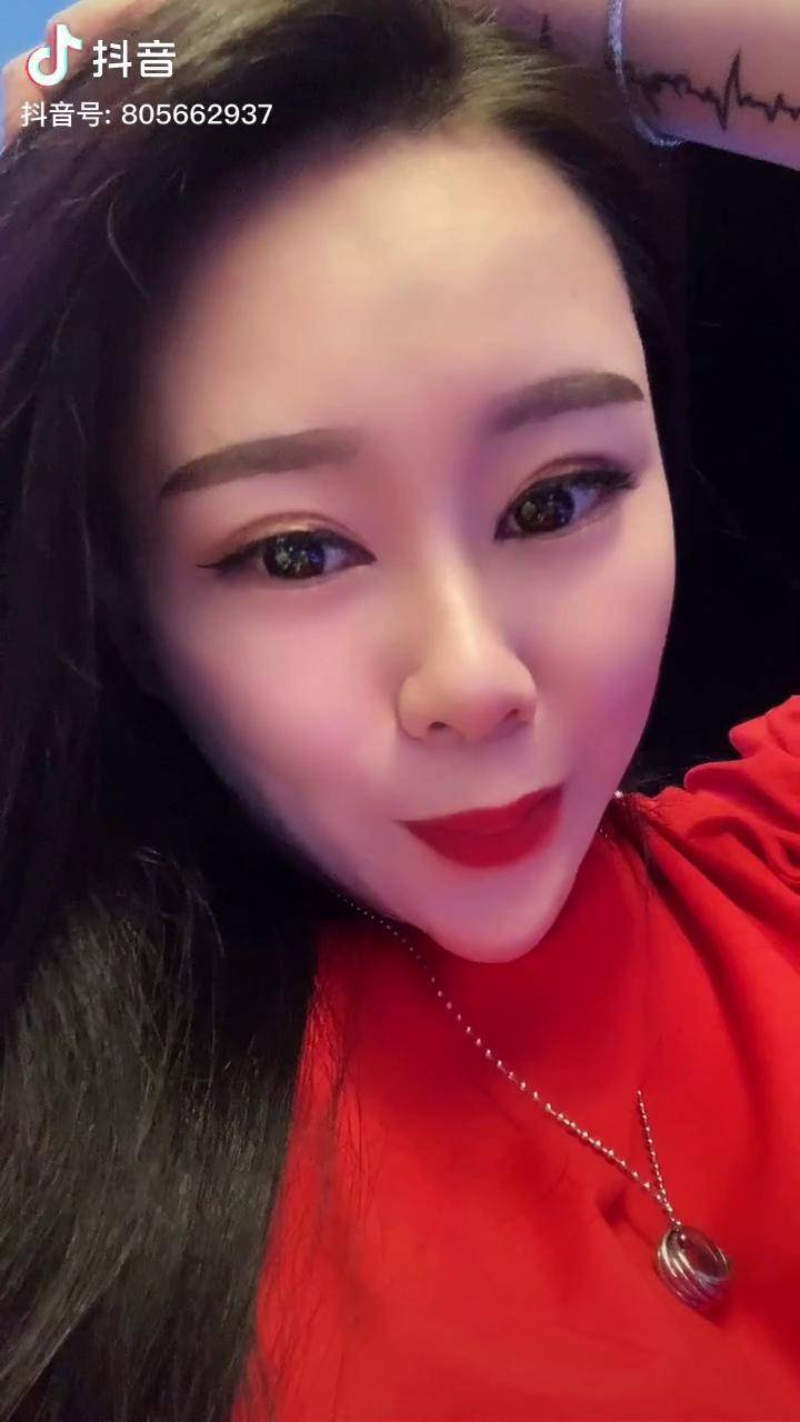 30岁少妇一摸就出水了30岁少妇的秘密，一触即发的诱惑