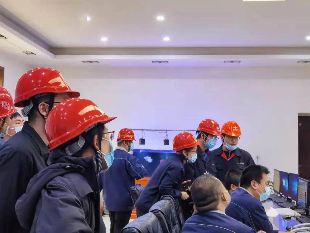 工地上的合作与成长——我与大叔的共同经历-第1张图片