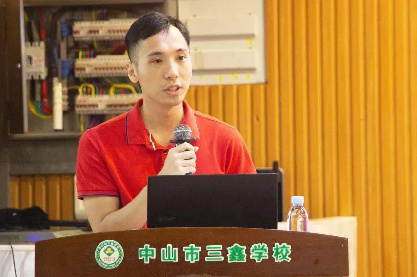 男生与老师共同探索的成长之路