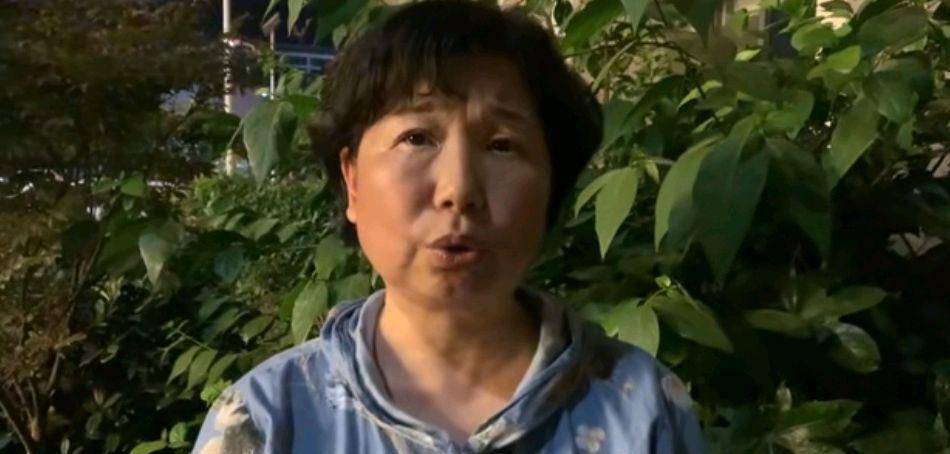 女邻居四十丰满女邻居的私密影像，探索真实与虚构的界限