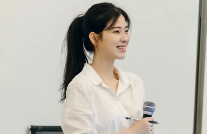 波多野结衣，女教师系列之魅力展现-第2张图片