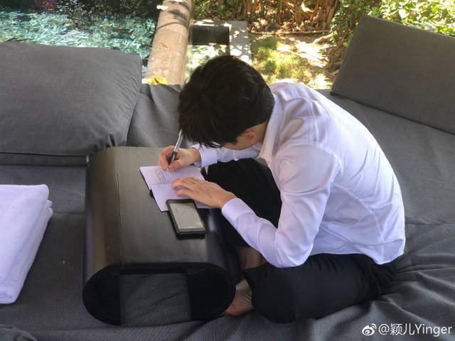 偷拍现象的危害与应对之策——以偷拍自偷拍15P为例