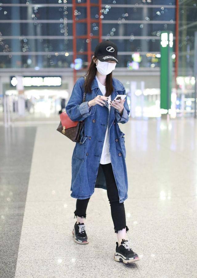 亚洲自由年轻娇小枯瘦亚洲年轻娇小枯瘦之美的探索-第3张图片