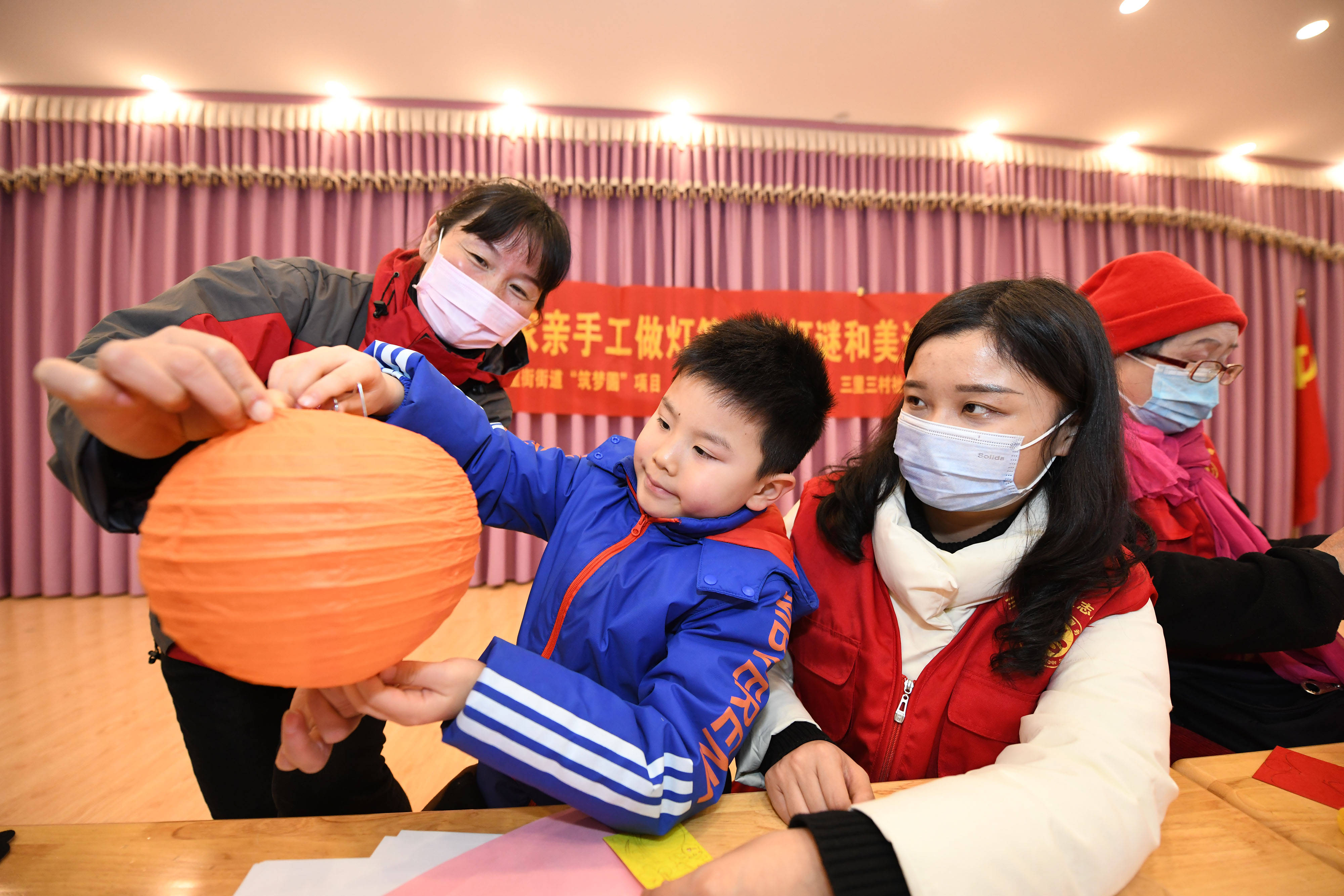 换母闹元宵猜灯谜在线观看换母——生命的奇迹与挑战-第2张图片