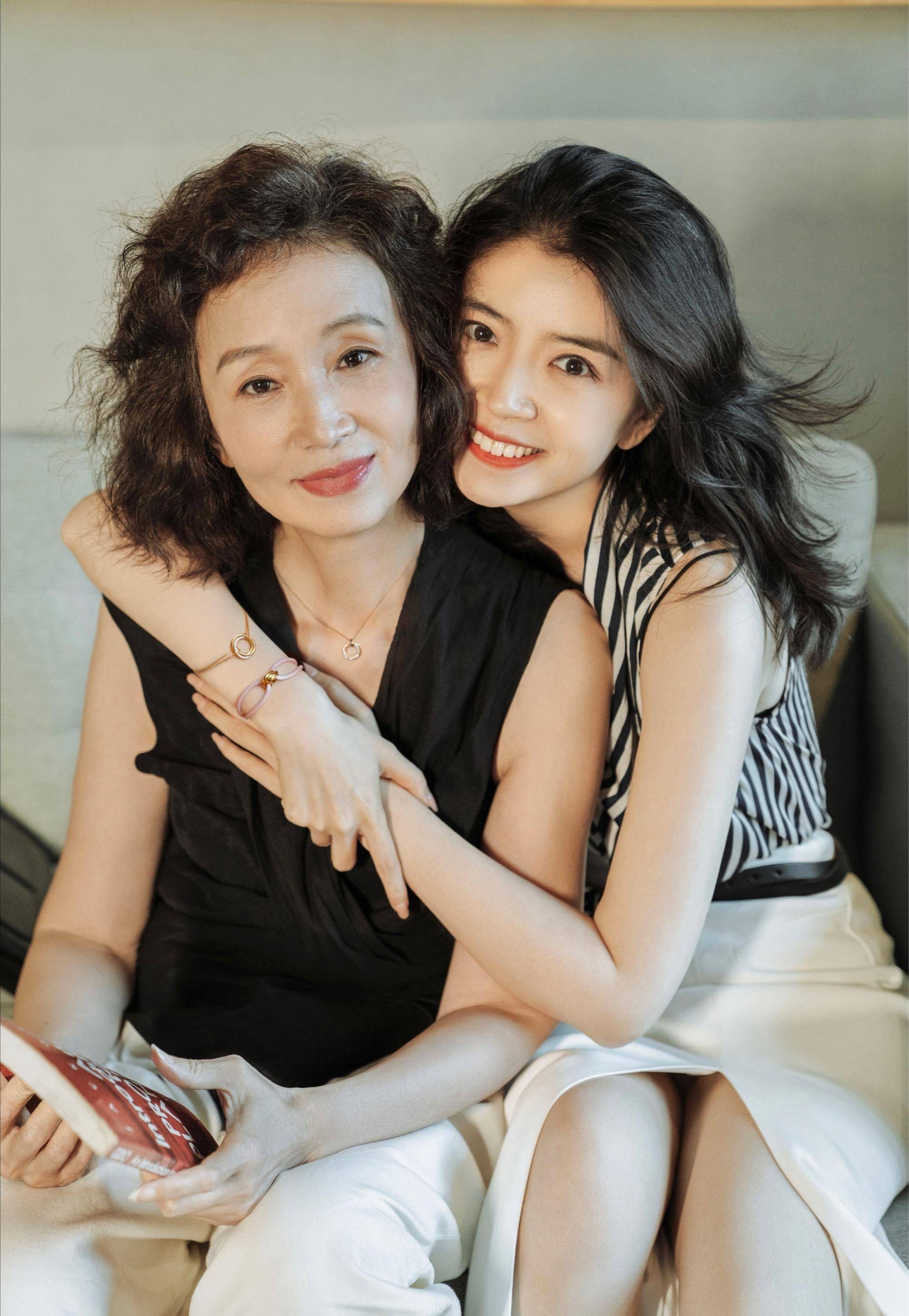 年轻的母亲妈妈在年轻的母亲——妈妈4的故事