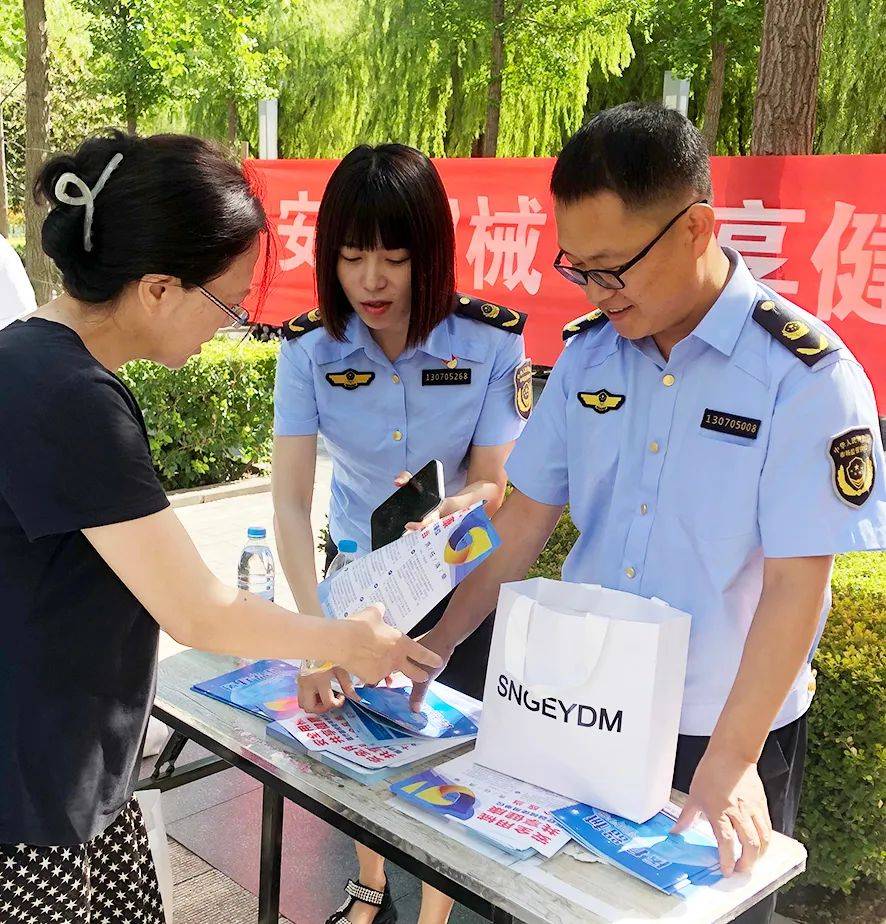 三根一起玩真的会坏掉三根玩具的合理使用与健康风险-第2张图片