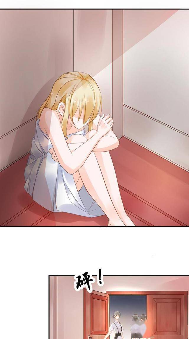 公车上双乳被老汉揉搓玩弄漫画公车上的不雅漫画，老汉对双乳的揉搓玩弄