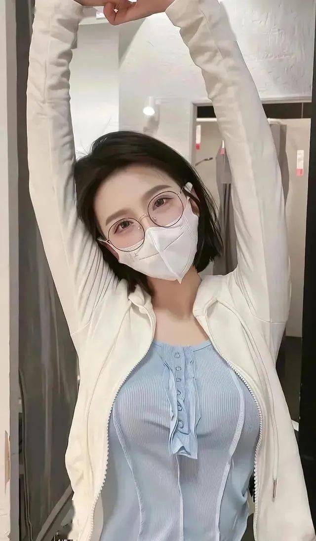 玩偶姐姐摘下口罩的照片玩偶姐姐摘下口罩的神秘照片揭秘-第3张图片