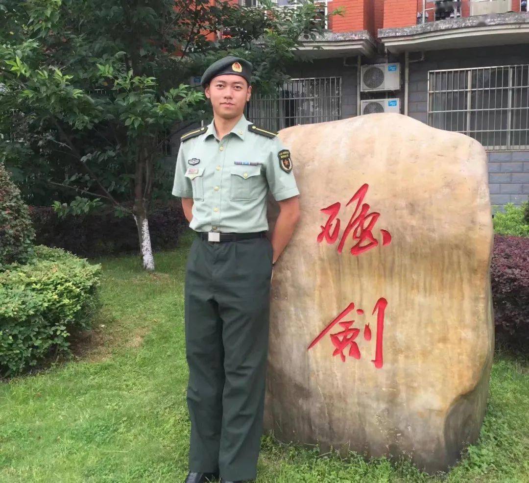 军旅之花，边行边珍视-第3张图片
