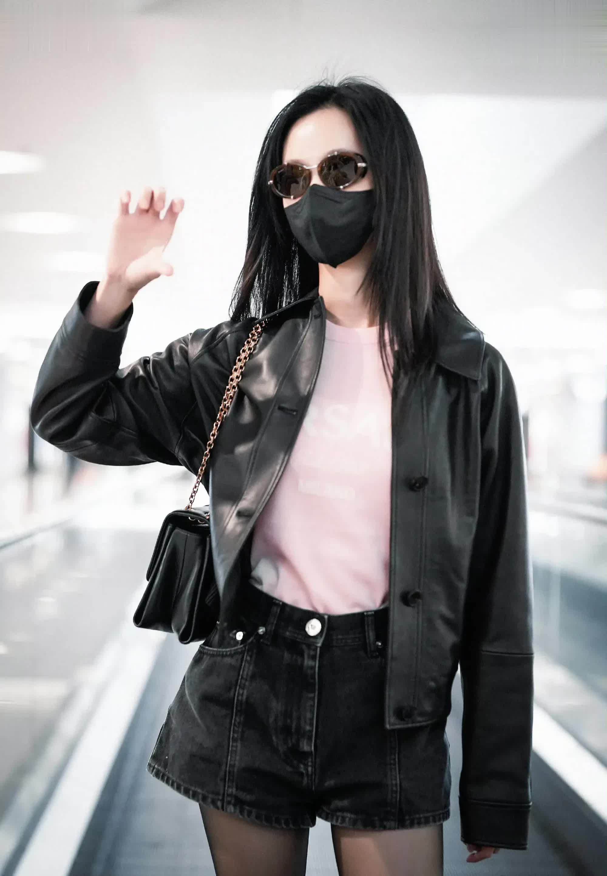 女士时尚新风尚，不遮阴小内搭的魅力与选择