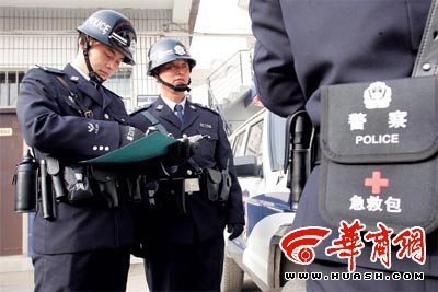 用注射器打辣椒水放屁眼里污作文注射器与辣椒水的意外冒险，一场荒诞的污作文-第2张图片