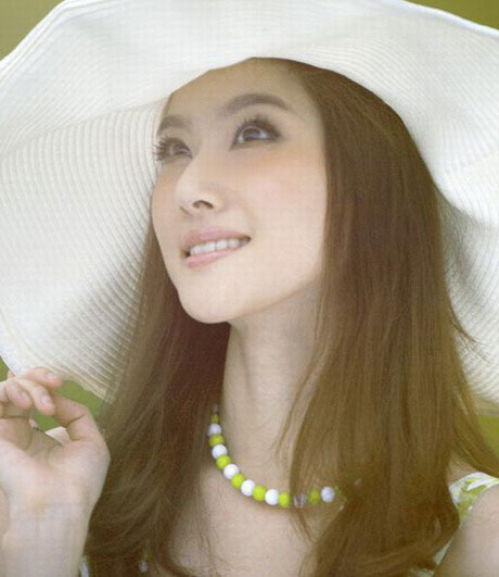 美女国模的魅力与艺术边界探讨-第3张图片