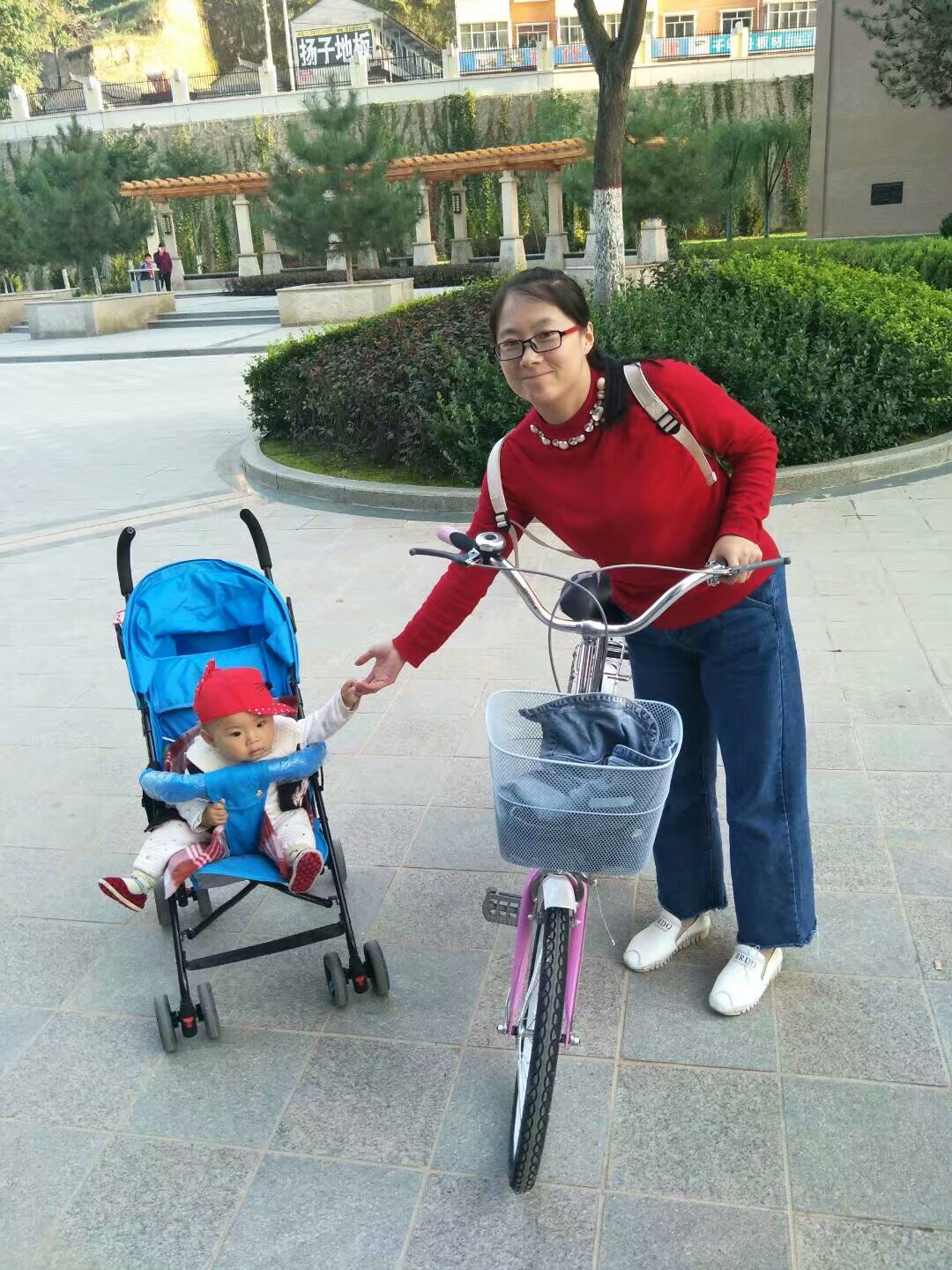 一次意外的探索——儿子与母亲之间的奇妙互动-第1张图片