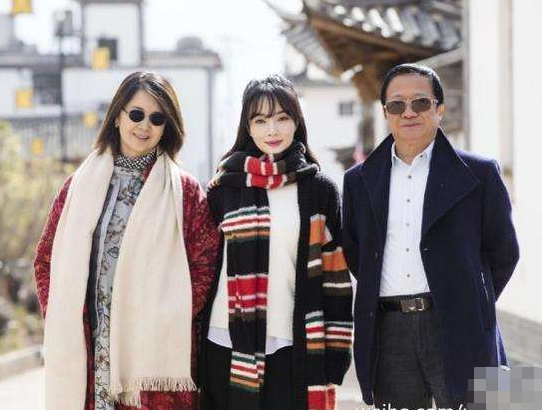 超级乱婬岳超级乱婬岳——探讨网络文化中的不良现象
