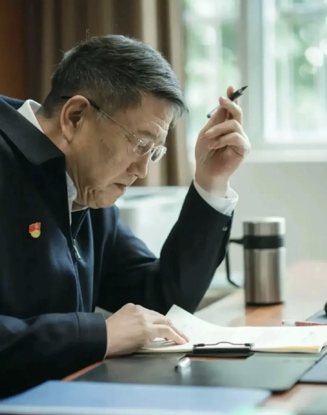 色情男女，探讨现代社会的情感困境与道德边界