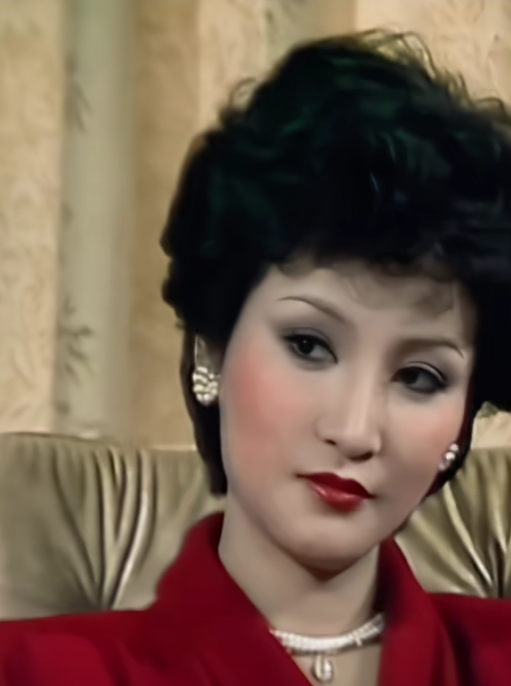 激情A片年轻的母亲探索激情A片中年轻母亲的魅力