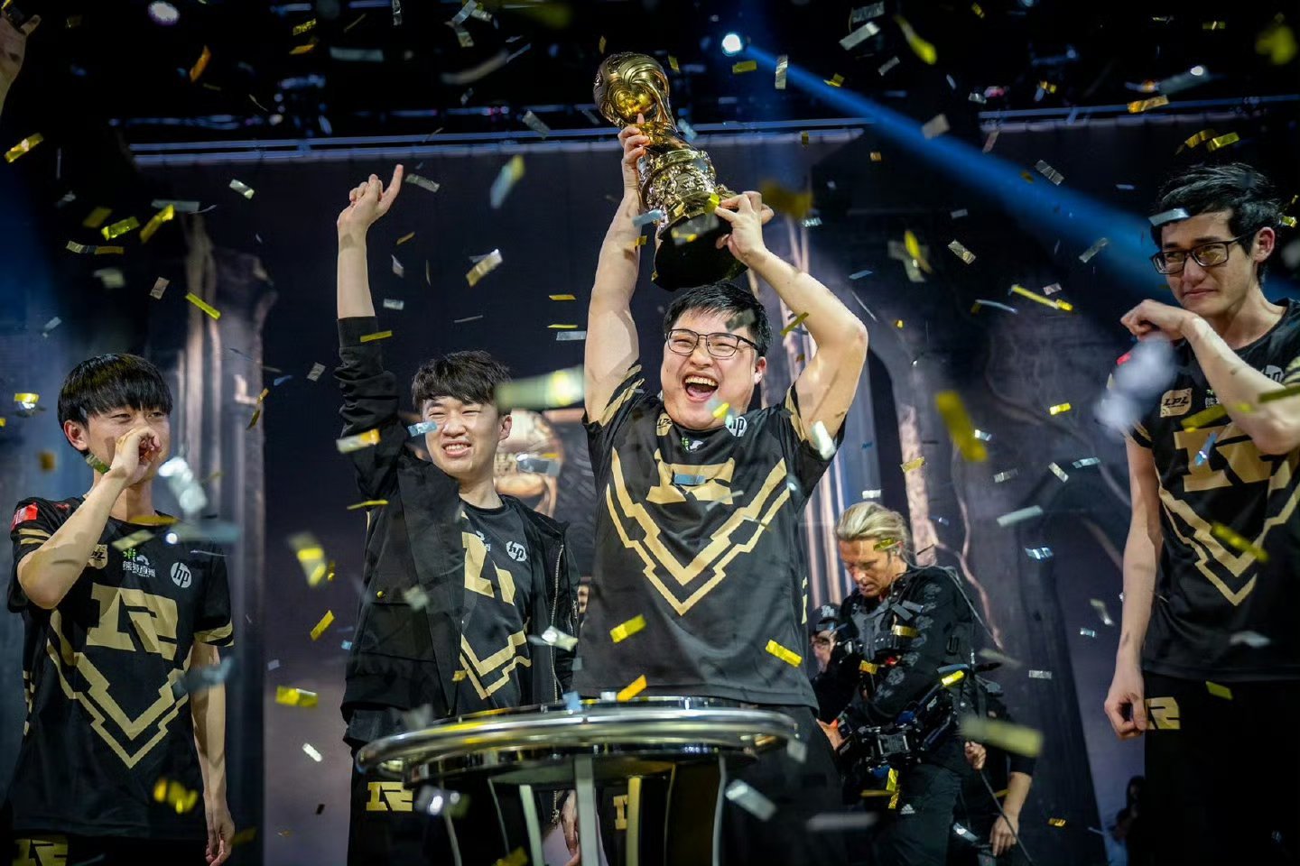 2016年LOL世界总决赛，荣耀之战的辉煌时刻-第3张图片