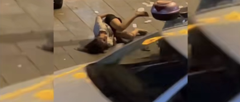 美女拖裤子的背后故事