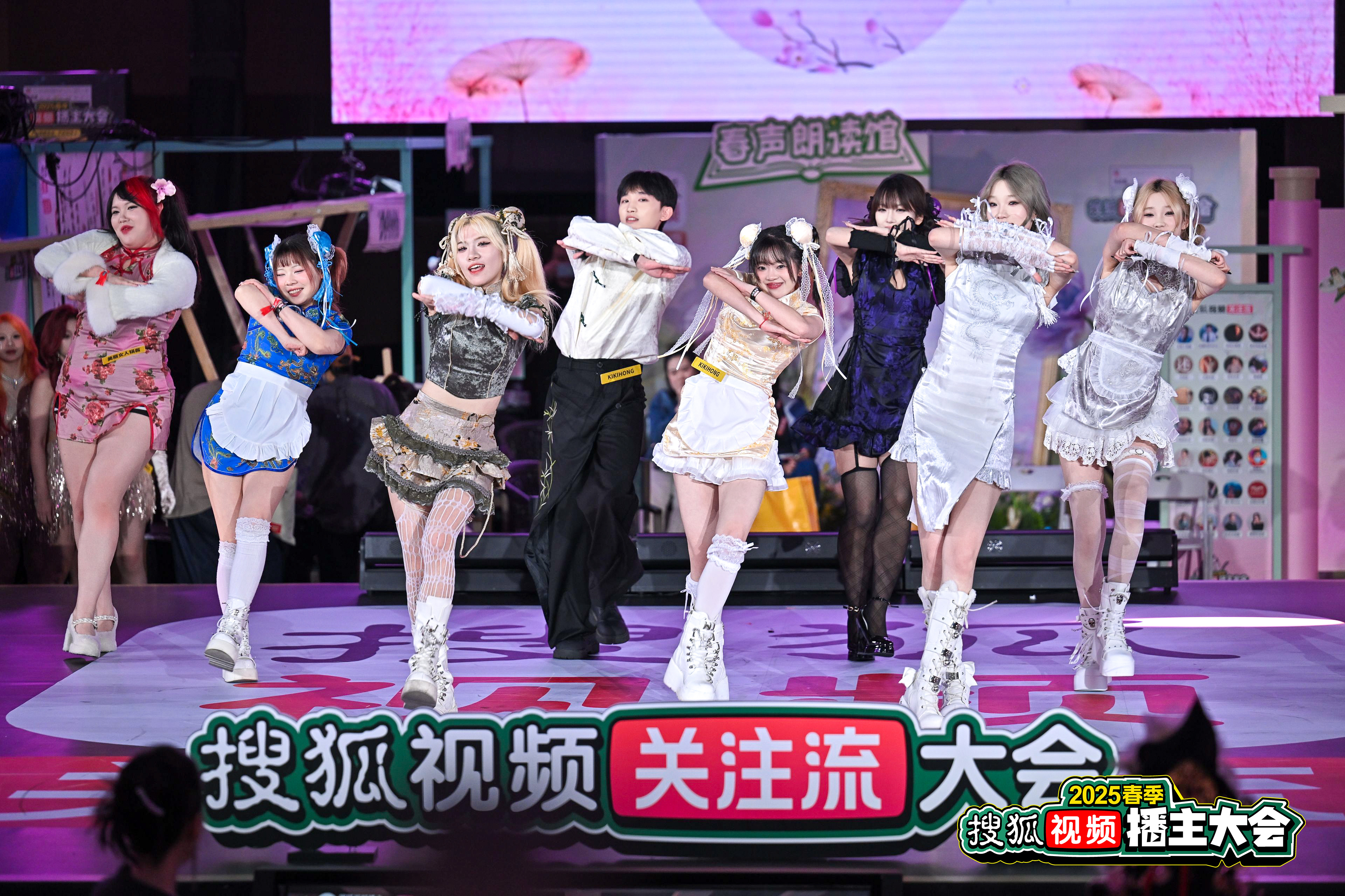 青娱乐分类视频盛宴青娱乐分类视频盛宴，点亮你的视觉盛宴