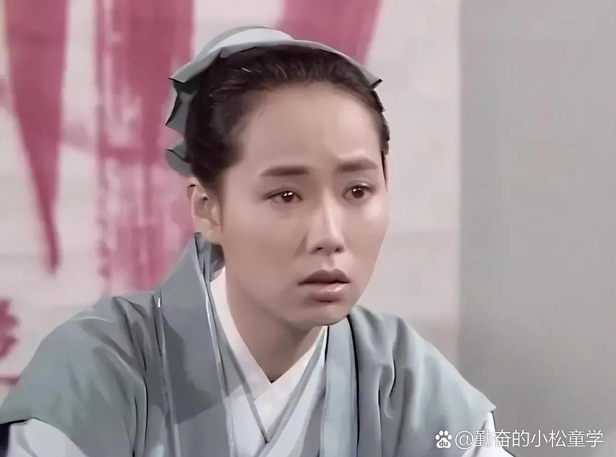许仙当着白娘子曹小青许仙与白娘子之间的曹小青