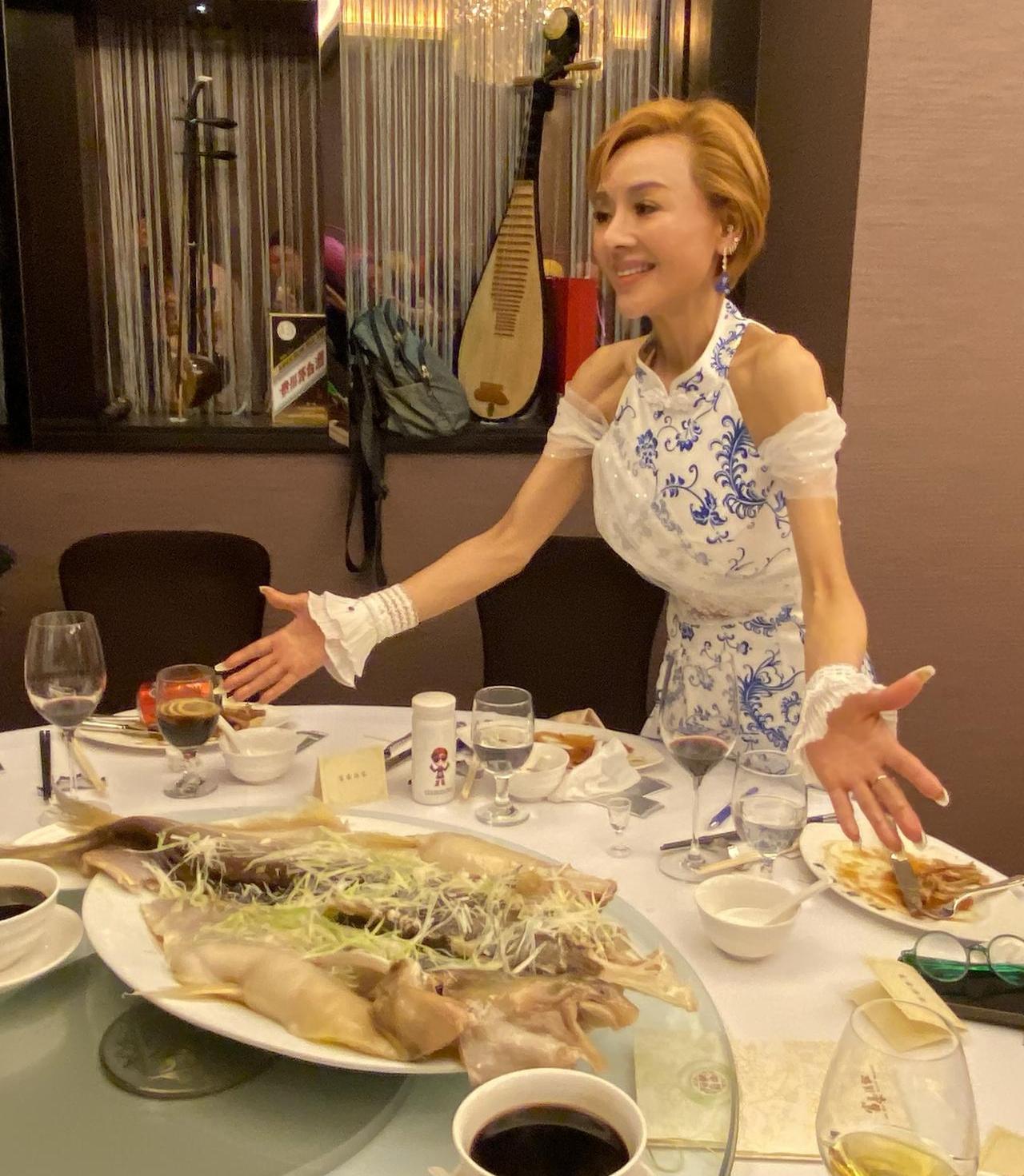 叶子楣个人3鸡片叶子楣的私密影像与个人魅力-第2张图片