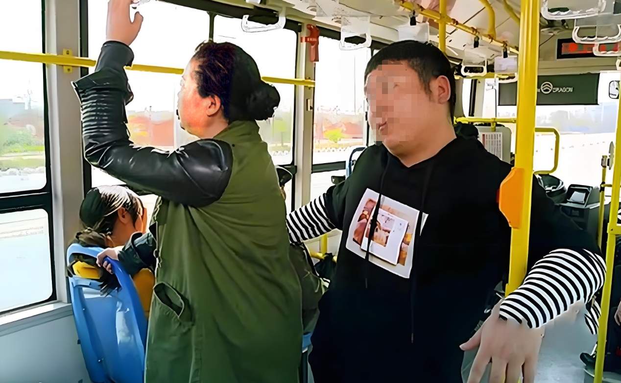 公交车上的连续遭遇