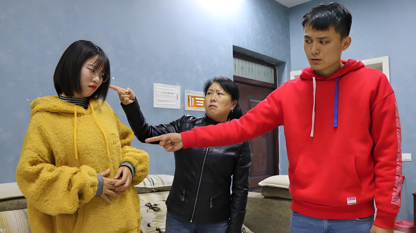 司机在车里撞了我8次怎么赔偿司机在车里连续撞我八次，我的遭遇与反思-第2张图片