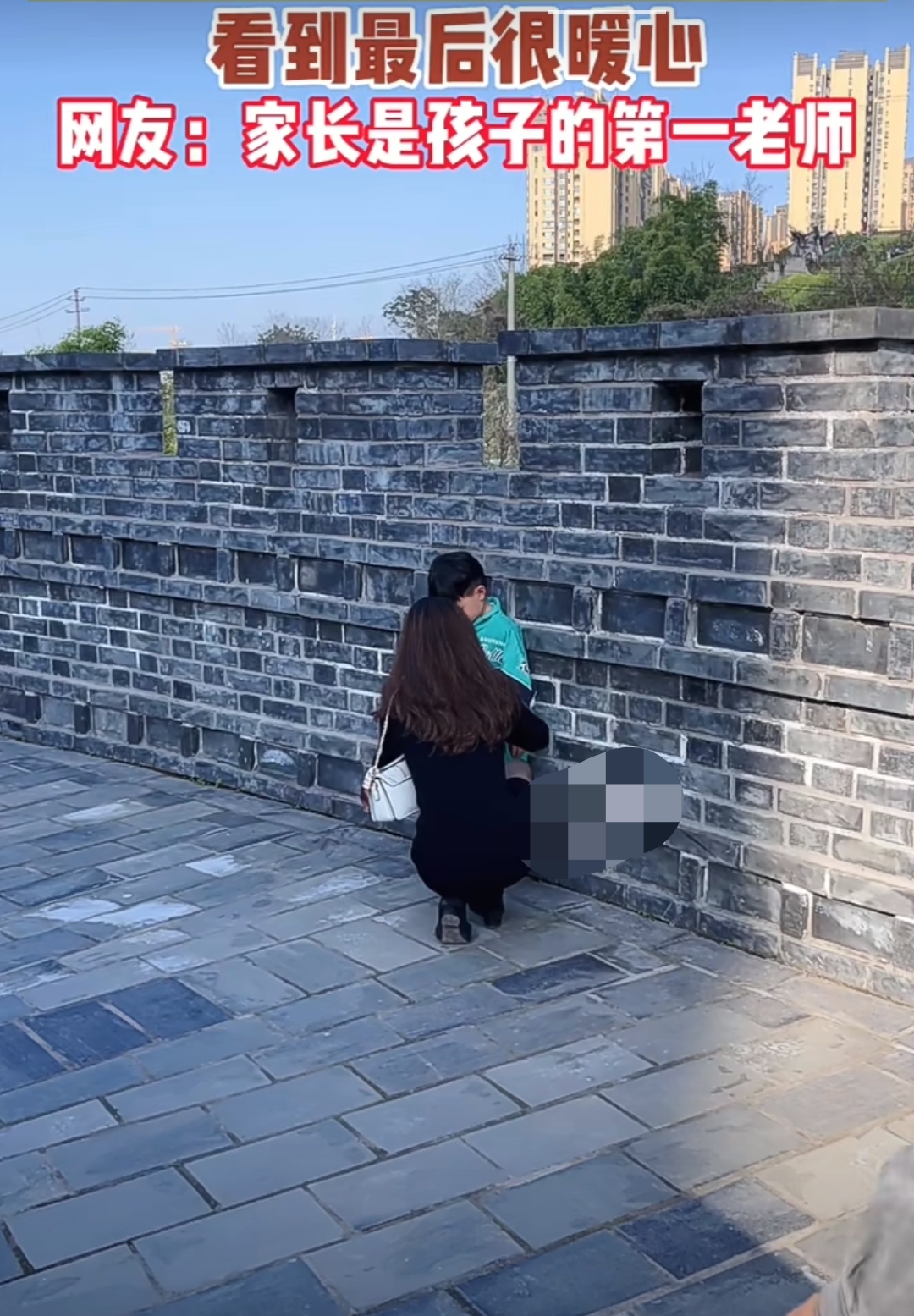 女厕所小便拍正面散尿女厕所小便的正面观察-第3张图片